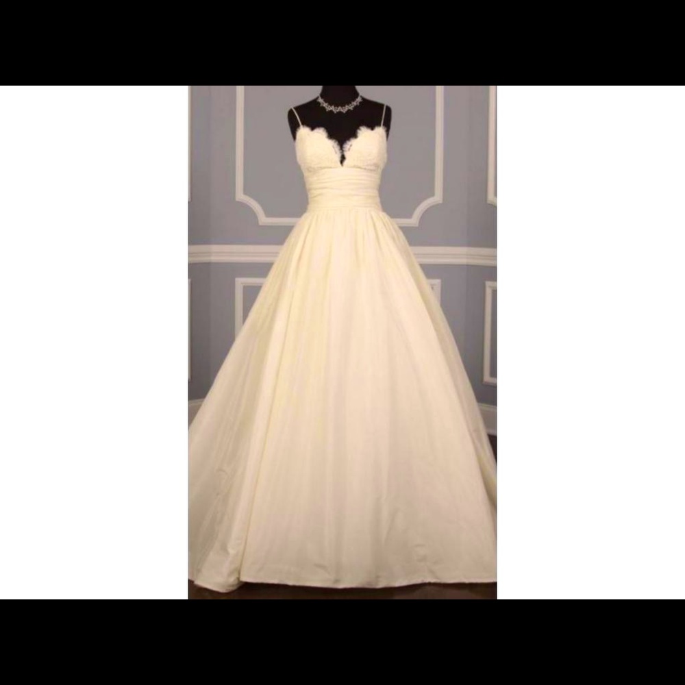 Amsale “coco” style wedding gown. All white SILK, never worn! STUNNING GOWN!